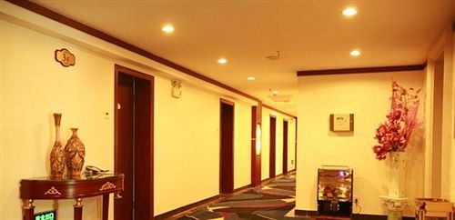 Southwest Hotel - Урумчи Экстерьер фото